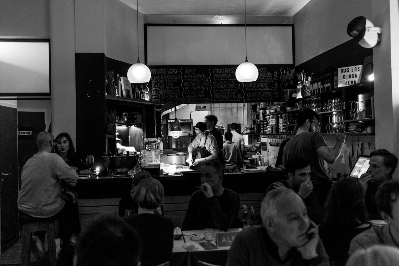alma-cook-up-culinary-gallery-hamburgstories-kueche-gaeste