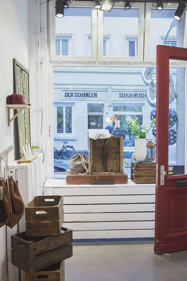 b-lage-hamburg-shop-schaufenster