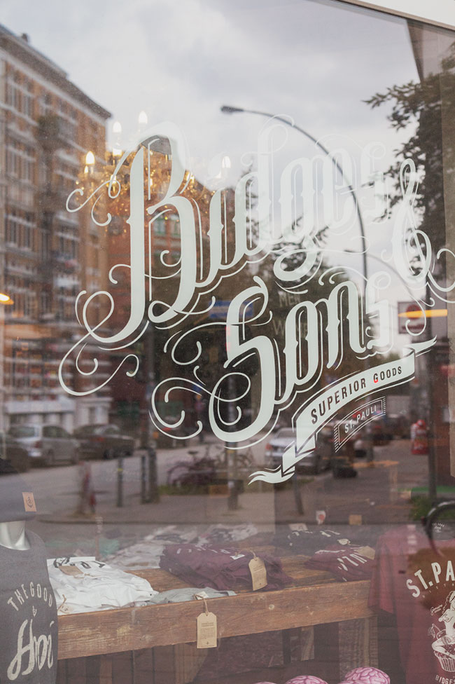 bidgesandsons-fair-fabrics-st-pauli-logo-schaufenster