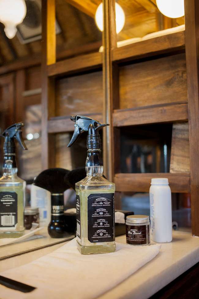 dorseys-barber-shop-at-deus-ex-machina-spray