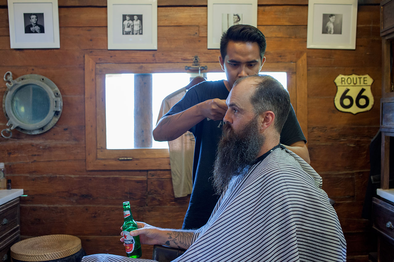 dorseys-barbers-hop-at-deus-ex-machina-shaving