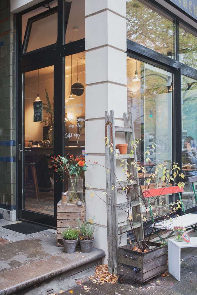 kaffeebar-cafe-black-delight-eingang-aussen