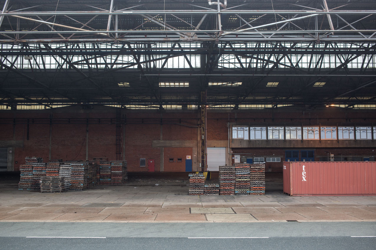 kesselklopper-hamburg-hafenpaletten-vordach-hhla