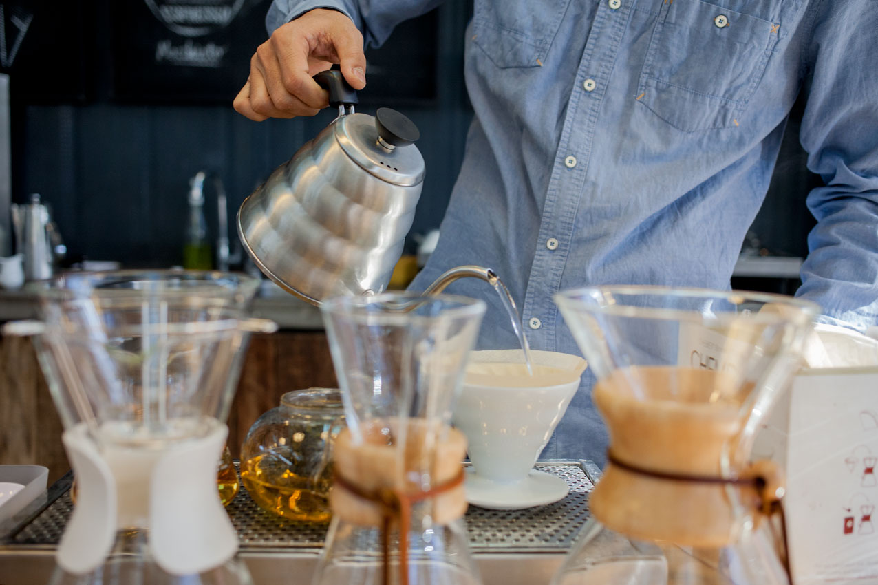 la-viet-coffe-shop-cafe-dalat-hot-water-filter