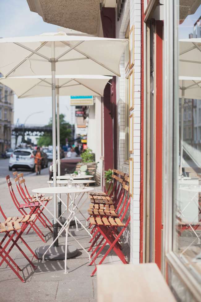 milchundfeinkost-cafe-aussenbestuhlung