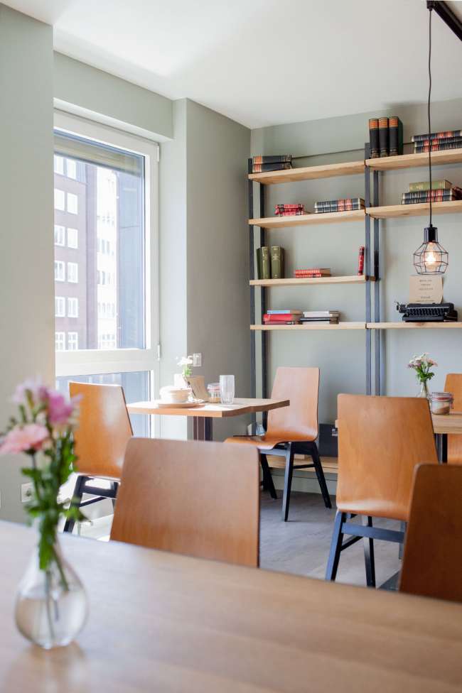 nord-coast-coffee-roastery-tische