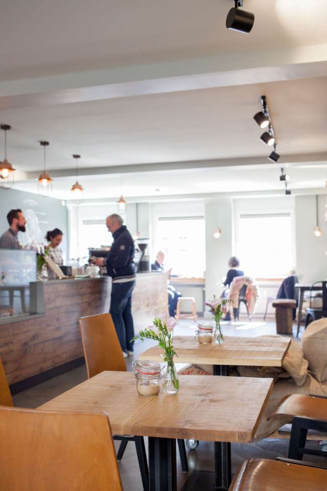 nord-coast-coffee-roastery-tresen-tische