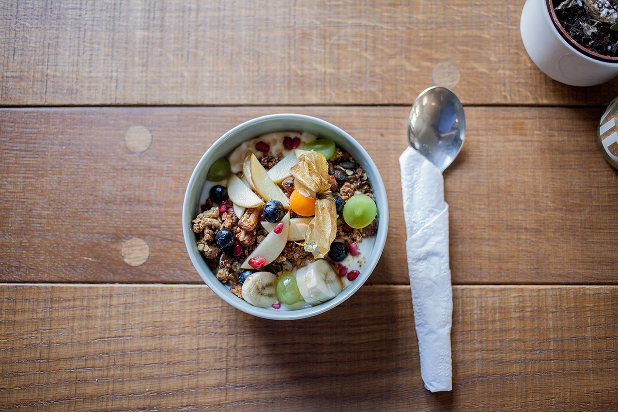 rain-cafeatery-altona-granola-loeffel