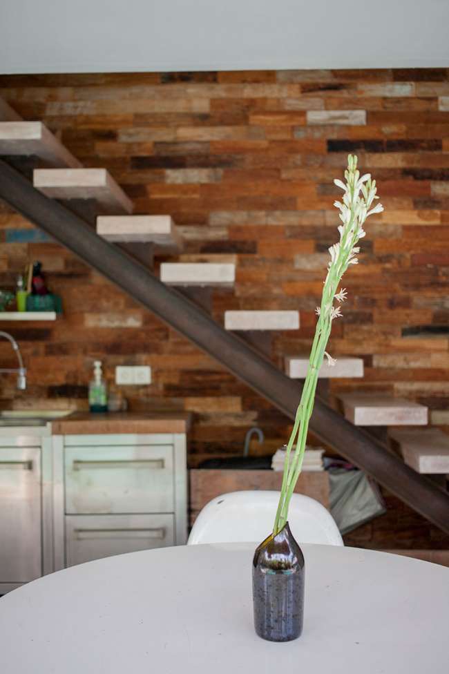 samadi-bali-yoga-retreat-organic-food-stair