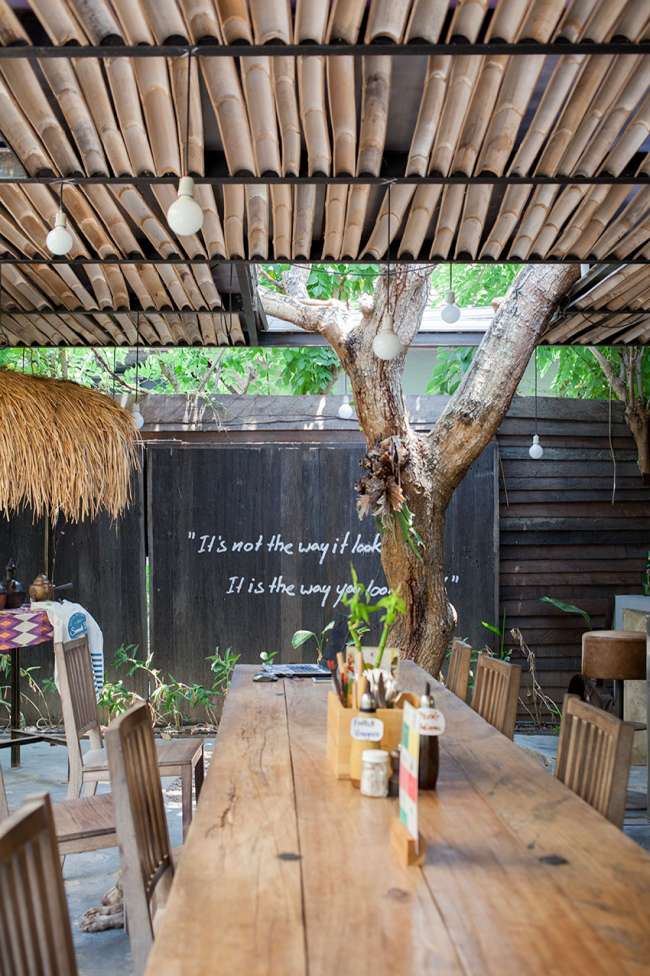 samadi-bali-yoga-retreat-organic-food-tabel-restaurant