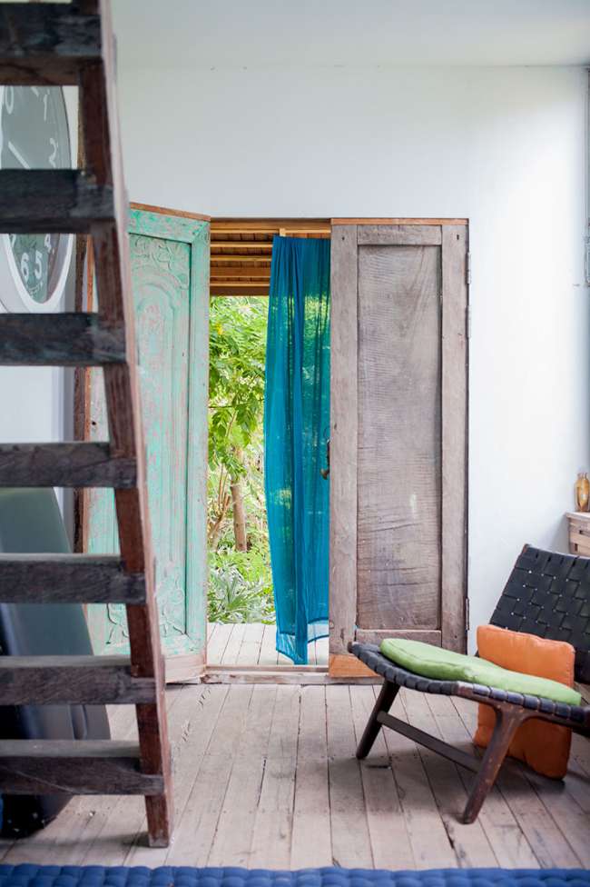 samadi-bali-yoga-retreat-organic-food-therapy-room