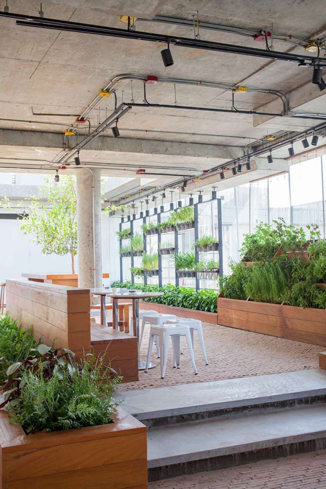 the-commons-bangkok-terasse-sitzecke