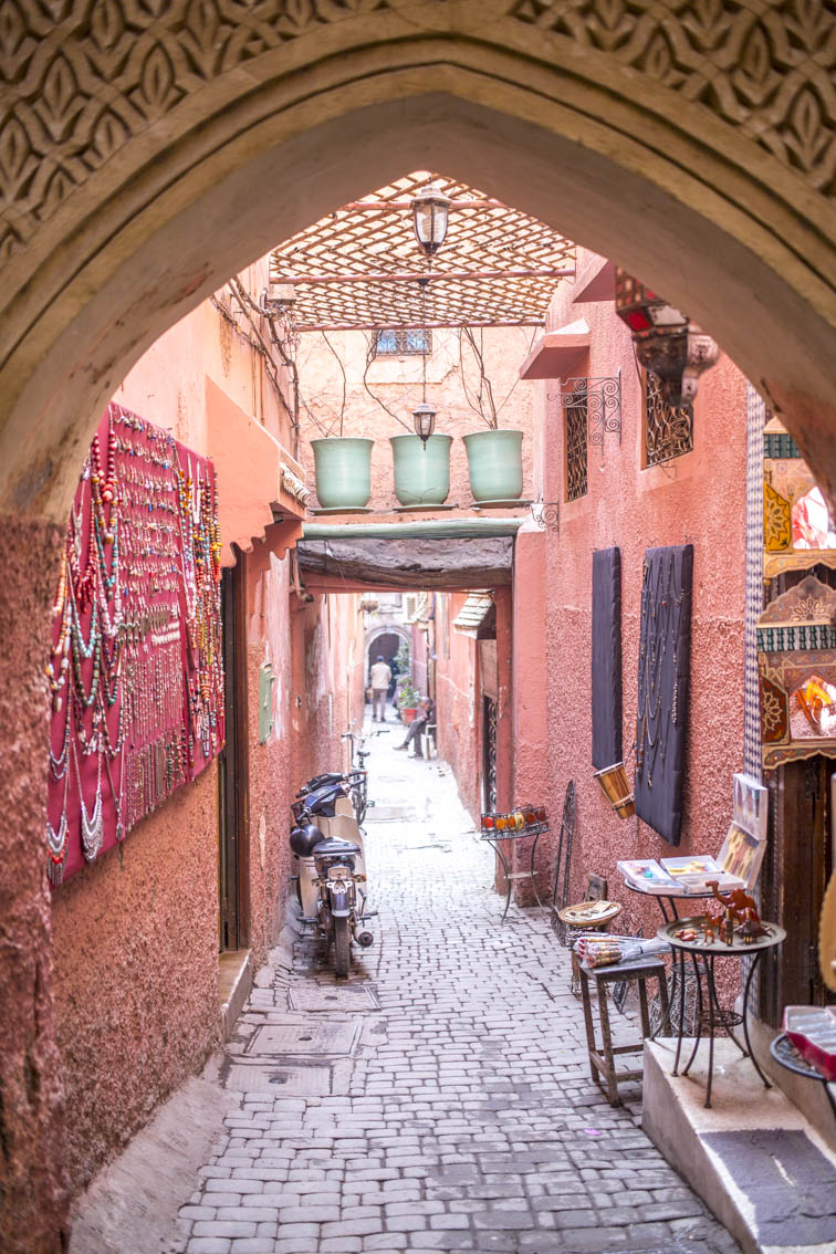 travel-marrakech-utagleiser-photography-gasse-schmuck