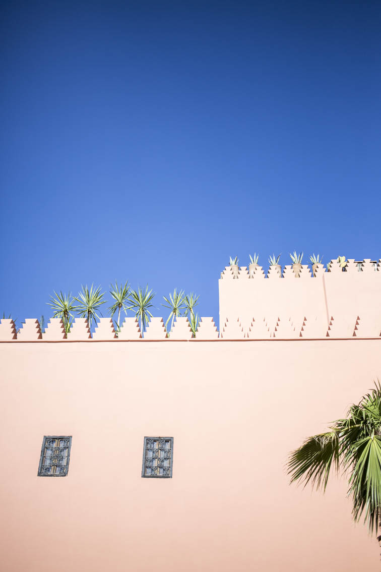 travel-marrakech-utagleiser-photography-hauswand-himmel