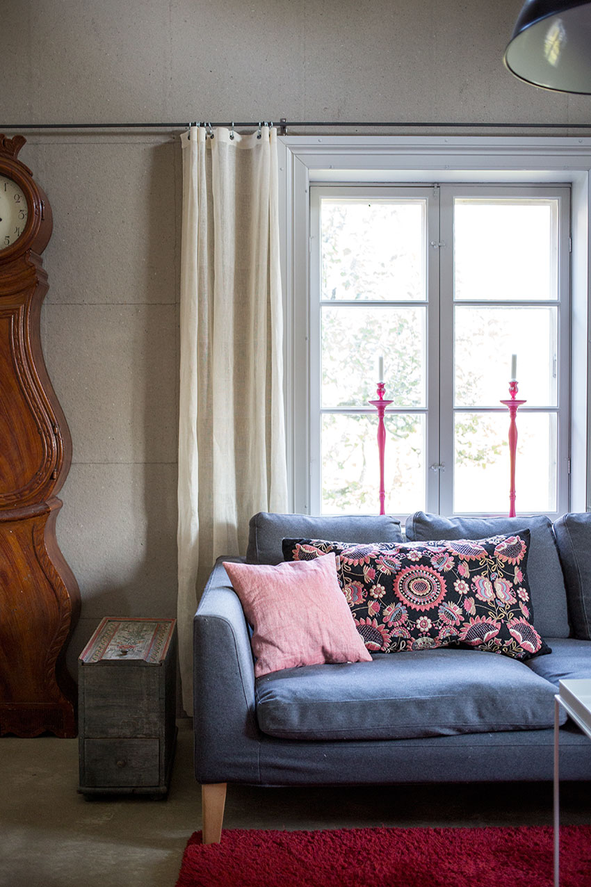 vaexbo-lin-manufaktur-schweden-sofa-standuhr