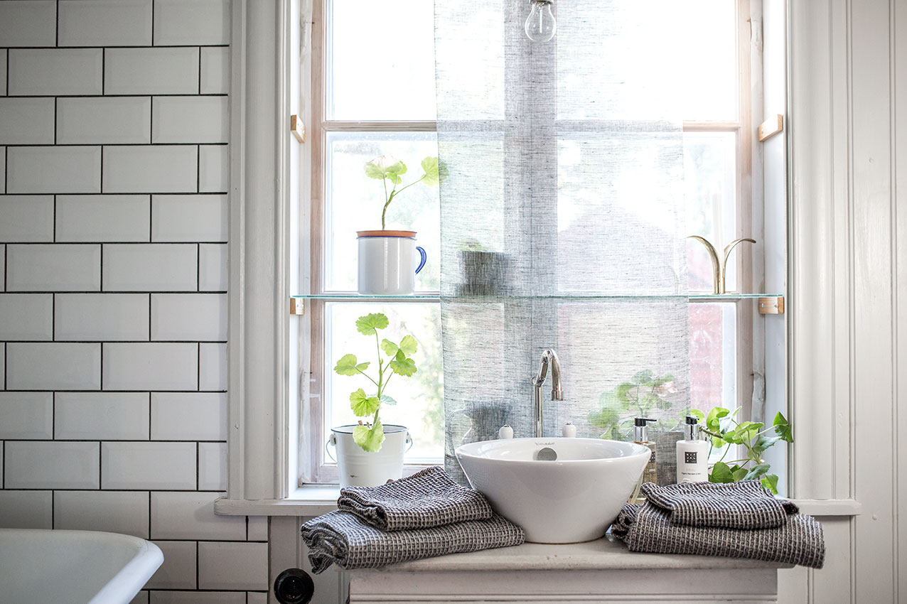 vaexbo-lin-manufaktur-schweden-waschbecken-fenster