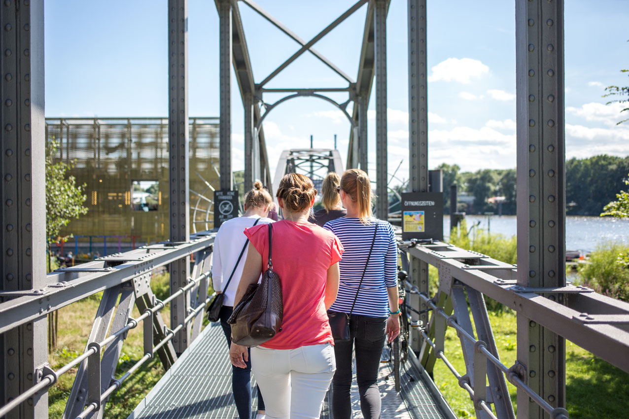 waterkant-touren-stadttouren-hamburg-locals-entenwerder-gaeste